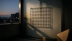 増えがちな段ボールを100均で浮かせる収納に変える簡単アイデア