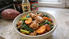 フライパンひとつでほくほく。さつまいも×鶏もも×小松菜の甘じょっぱ炒め煮